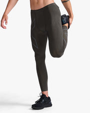 Pánské běžecké kompresní kalhoty  v limitované barvě křemen 2XU LIGHT SPEED